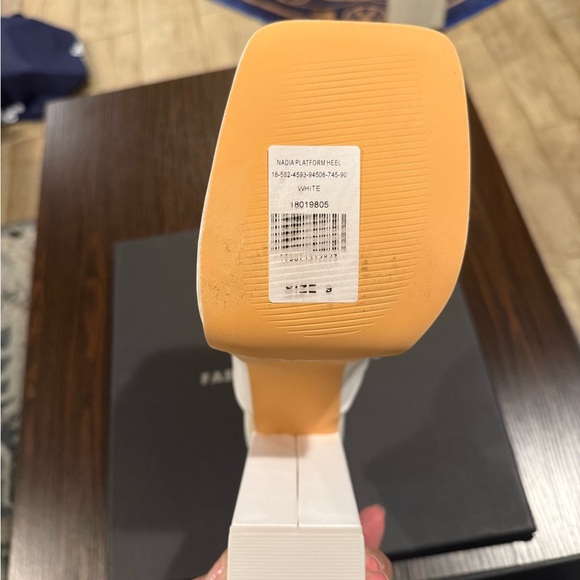 Fashion to Figure White Platform Mules - Picture 5 of 7